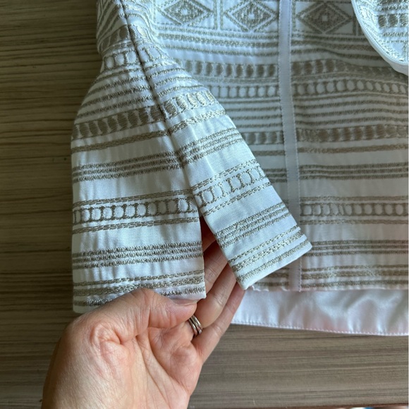 White House Black Market // Embroidered Corset Cream Gold Size 8 - Picture 9 of 12